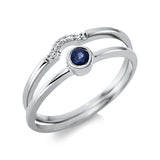 Ring 18 kt WG, 5 Brill. 0,03 ct, TW-si, 1 Saphir 0,13 ct blau