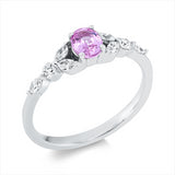 Ring 18 kt WG, 6 Nav. 0,18 ct, TW-si, 2 Brill. 0,09 ct, TW-si, 1 Saphir 0,54 ct pink