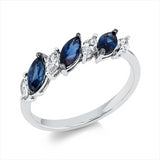 Ring 18 kt WG, 4 Nav. 0,30 ct, TW-vsi/si, 3 Saphire 0,91 ct blau