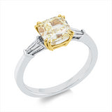 Ring 950 Pt GP, GIA 6422588158, 1 Cushion 2,08 ct, gelb-vvs, 2 Trap. 0,13 ct, TW-vsi