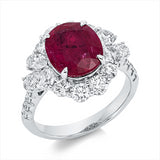 Ring 18 kt WG, 8 Brill. 0,82 ct,6 Tropfen 0,81 ct,  8 Brill. 0,17 ct, F-vsi/si, 1 Rubin 4,00 ct rot